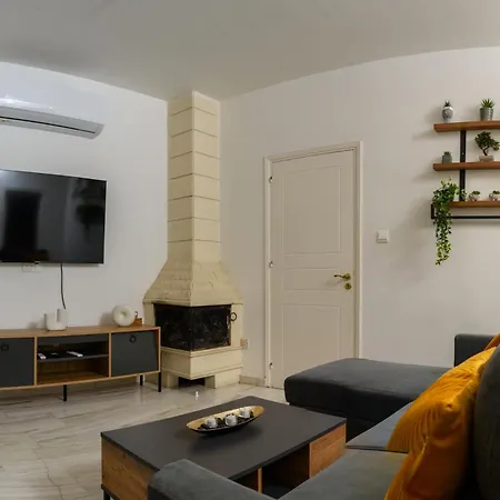 Ariel 3 Bed Apartment *