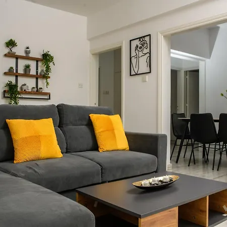 Ariel 3 Bed Apartment *