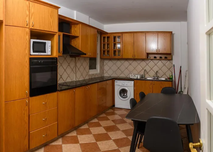 Ariel 3 Bed Lejlighed *